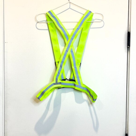 Reflective Vest Running Gear - Picture 2 of 3